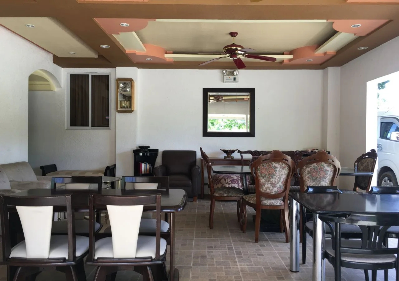 Cecilias Inn