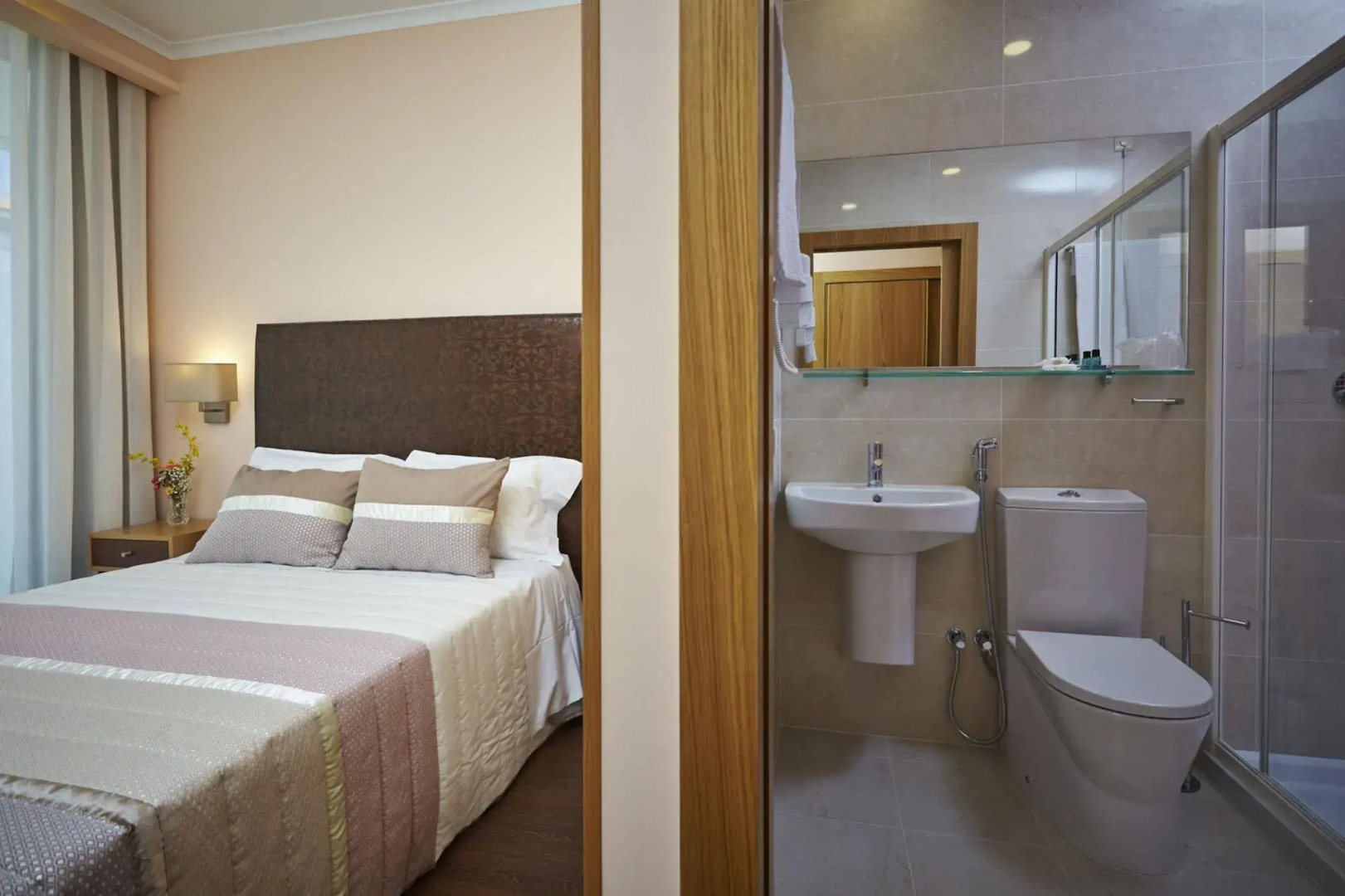 Welcome In - Suites & Hostel