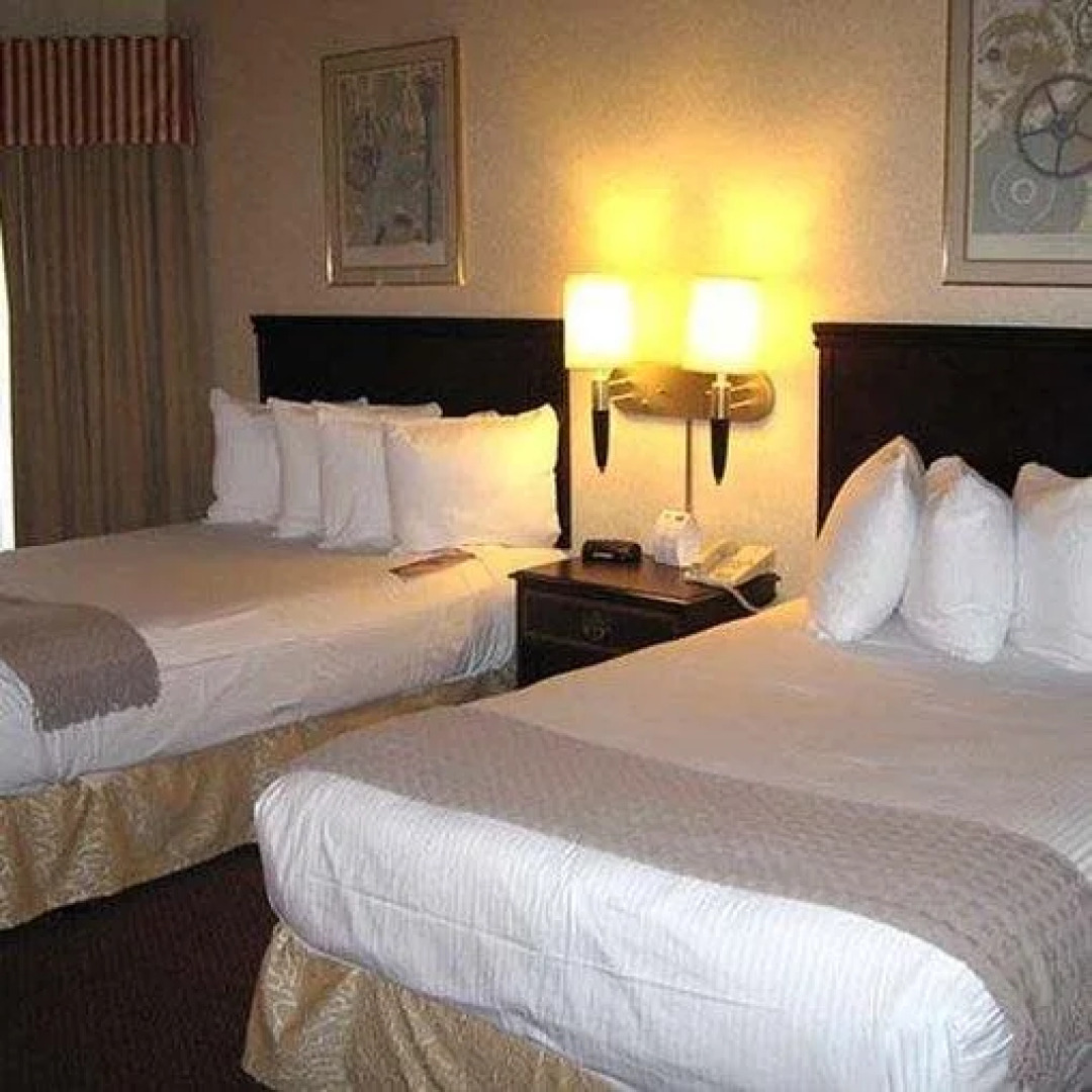 Clock Tower Resort and Conference Center - Rockford