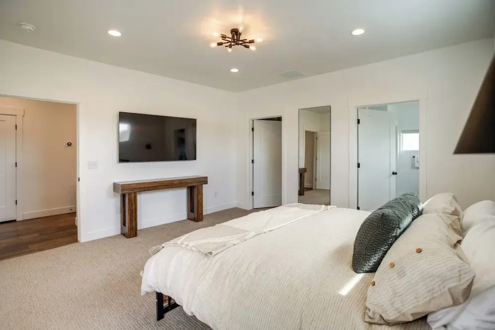 3 Mi to Bear Lake: Home w/ Hot Tub & Huge Patio!