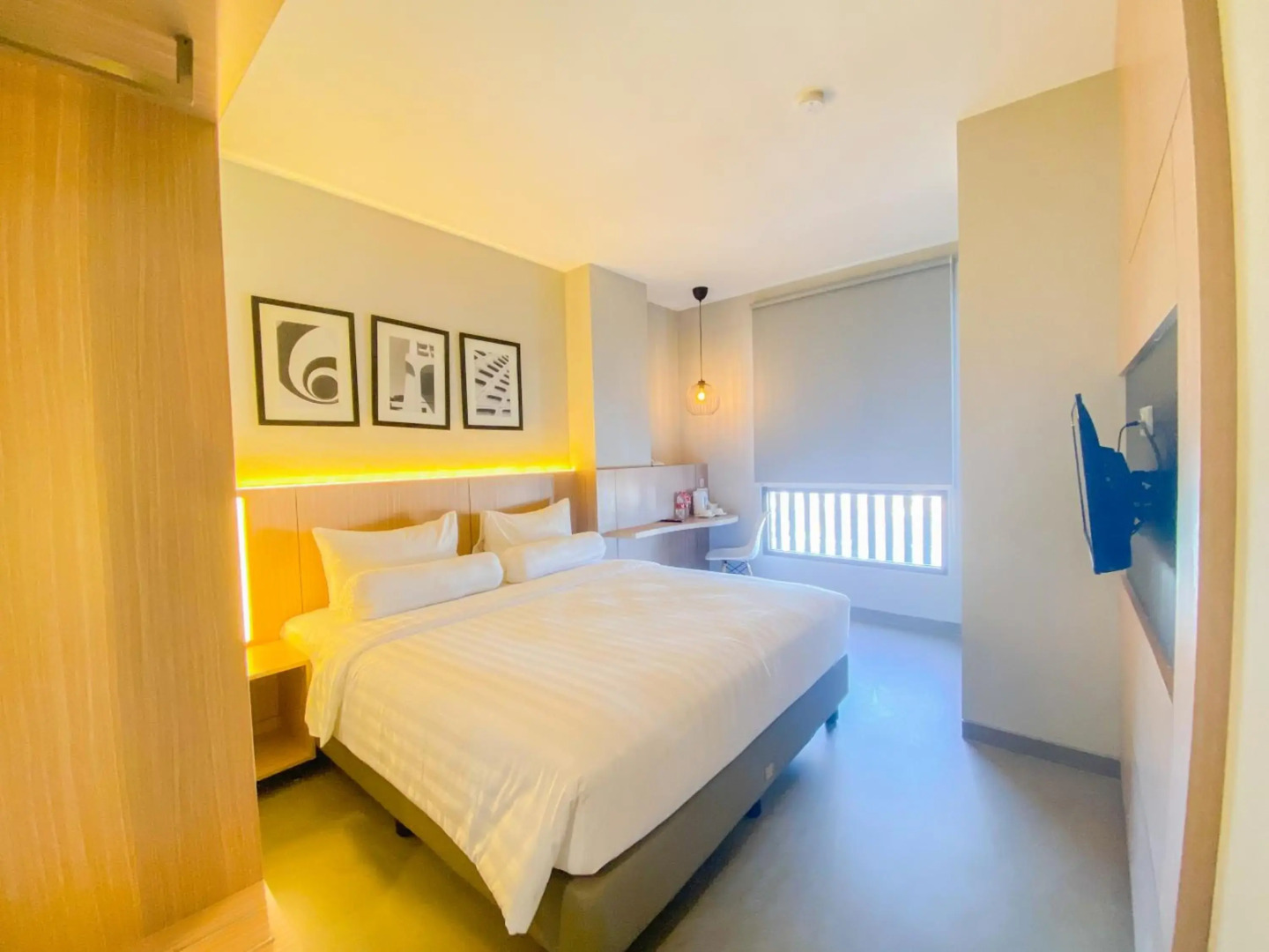 Front One King Hotel Tuban