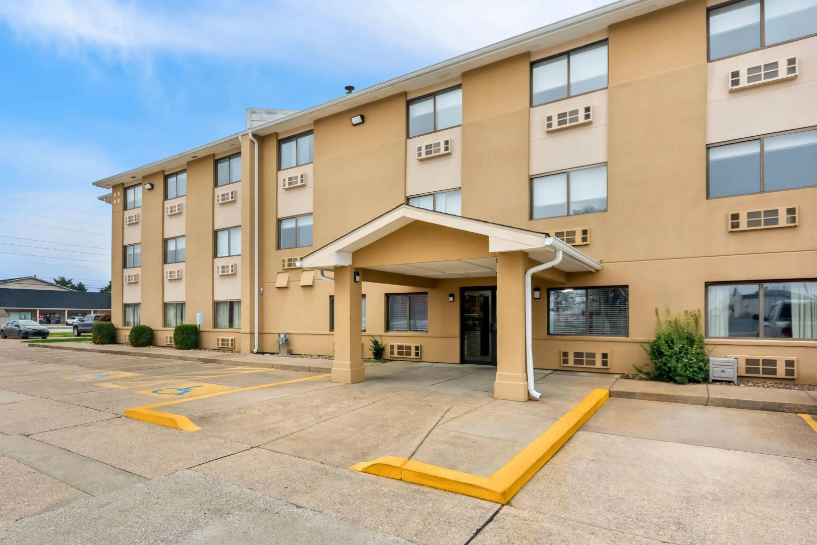 Super 8 by Wyndham Evansville East