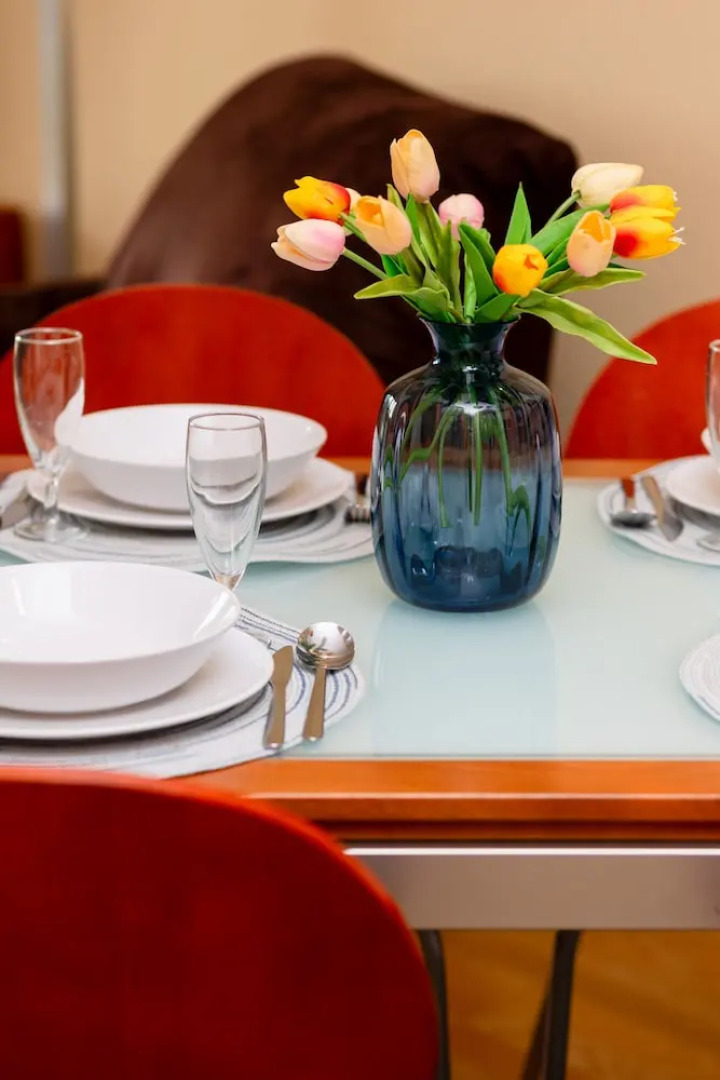 Spacious Apartment Pruszkow by Renters