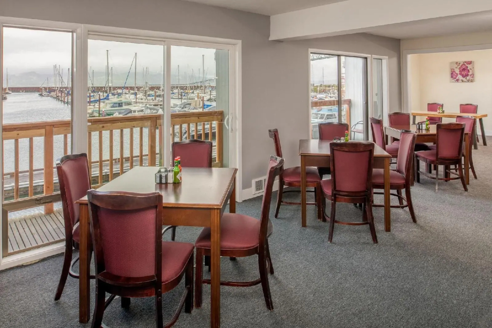 Astoria Riverwalk Inn