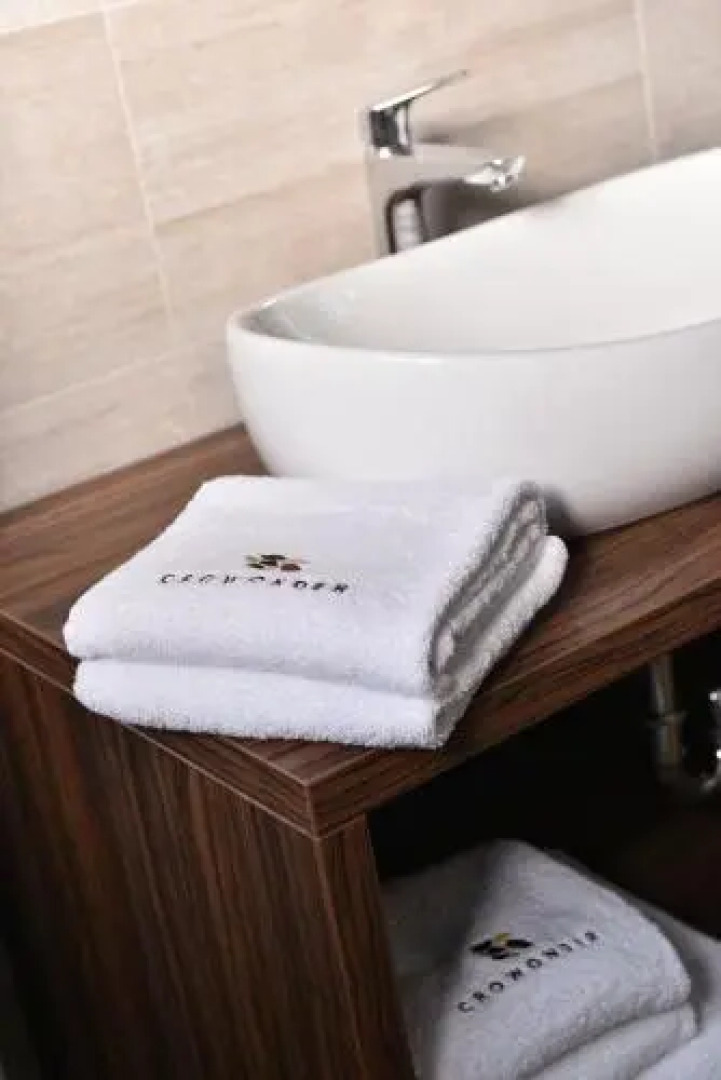 Crowonder Harbor Villa