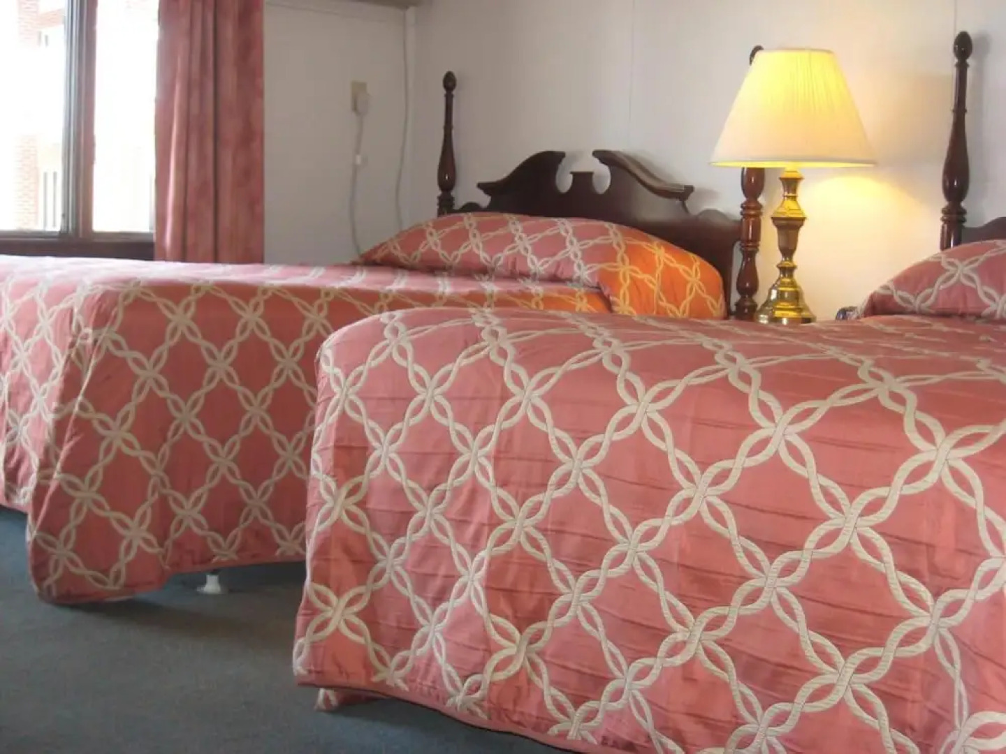 Lockport Inn & Suites