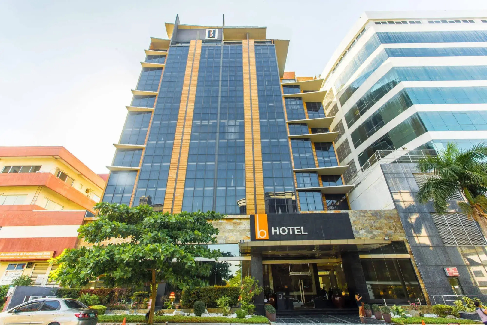 The B Hotel