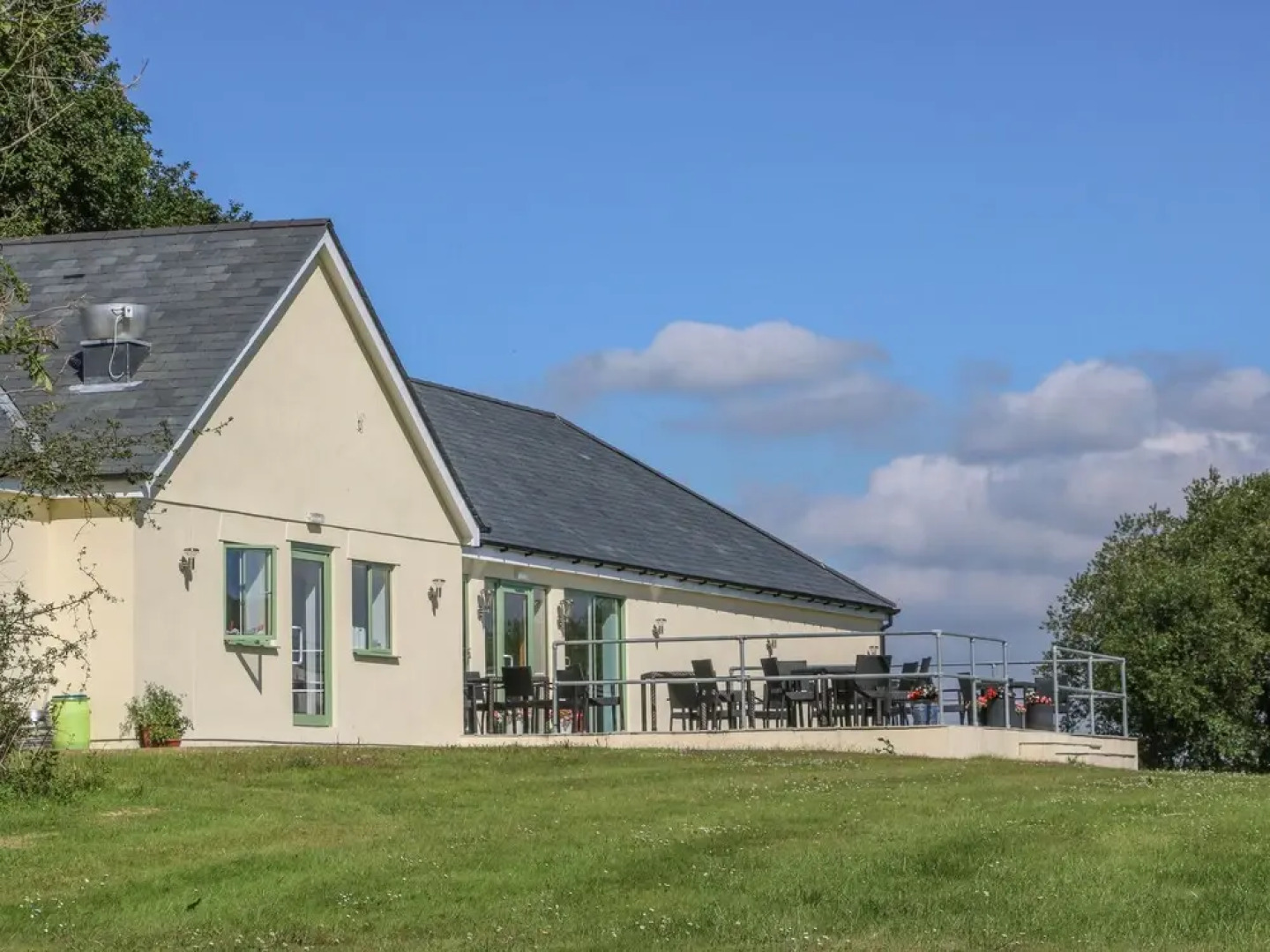 White Hen Kingslakes