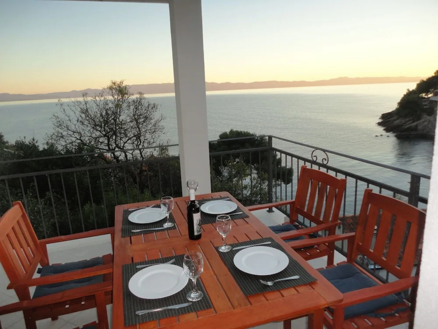 Lovely Apartment With Terrace and Gorgeous sea View. Near the Beach !