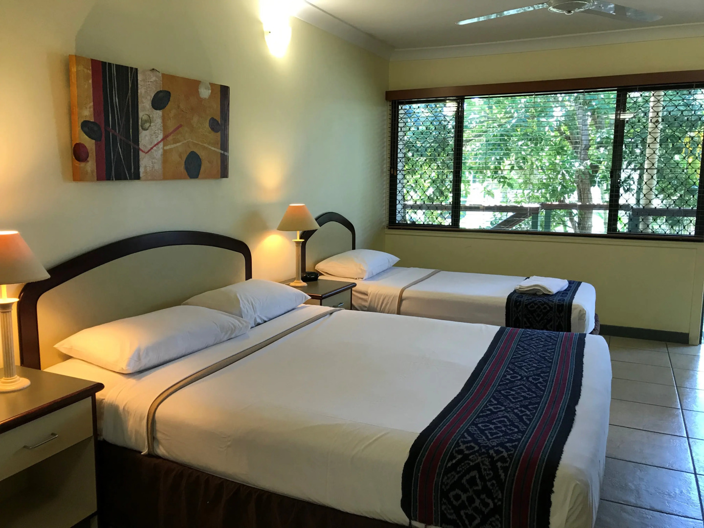 Bay Village Tropical Retreat & Apartments