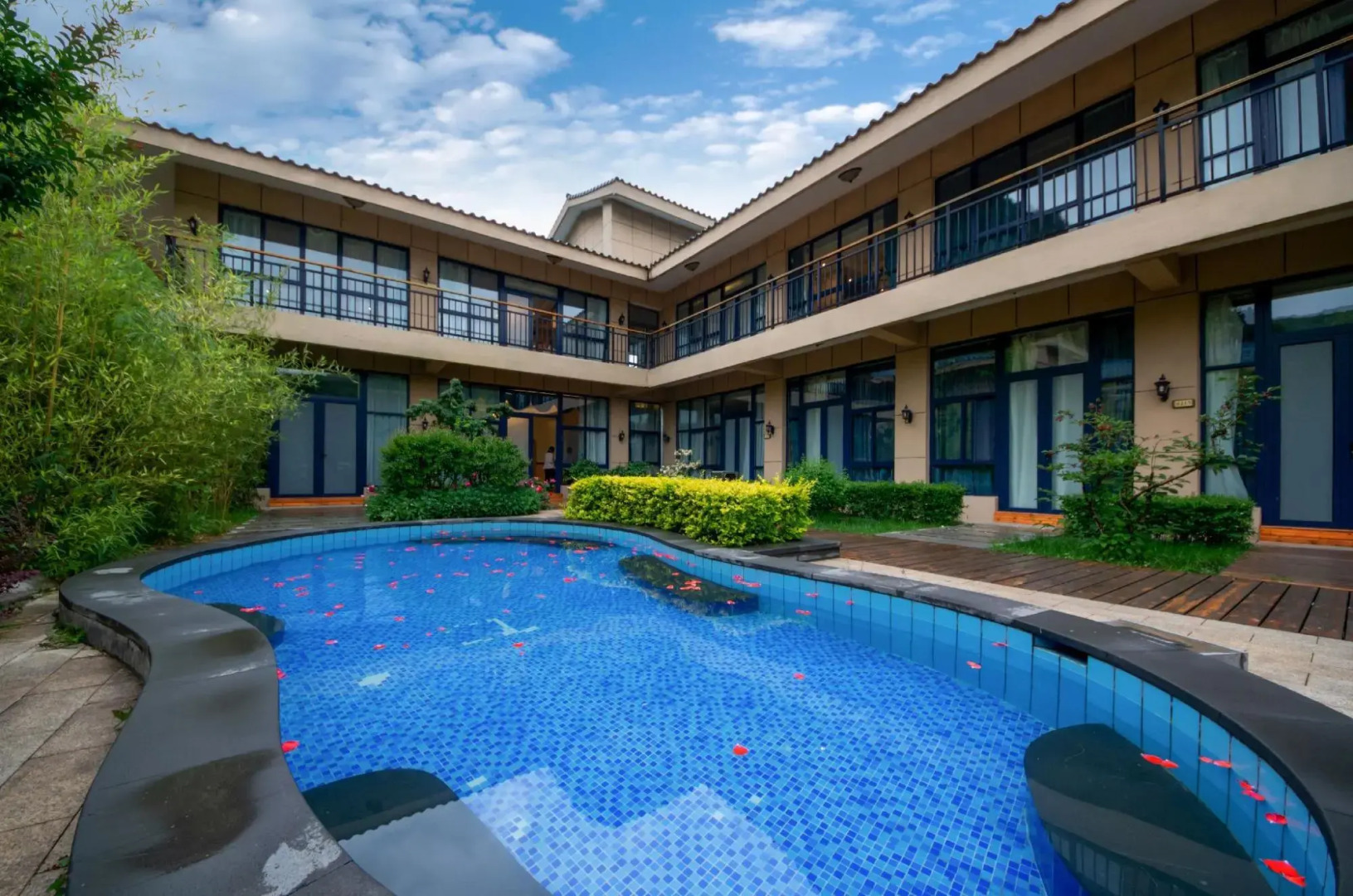 Maijishan Hot Spring Resort Hotel