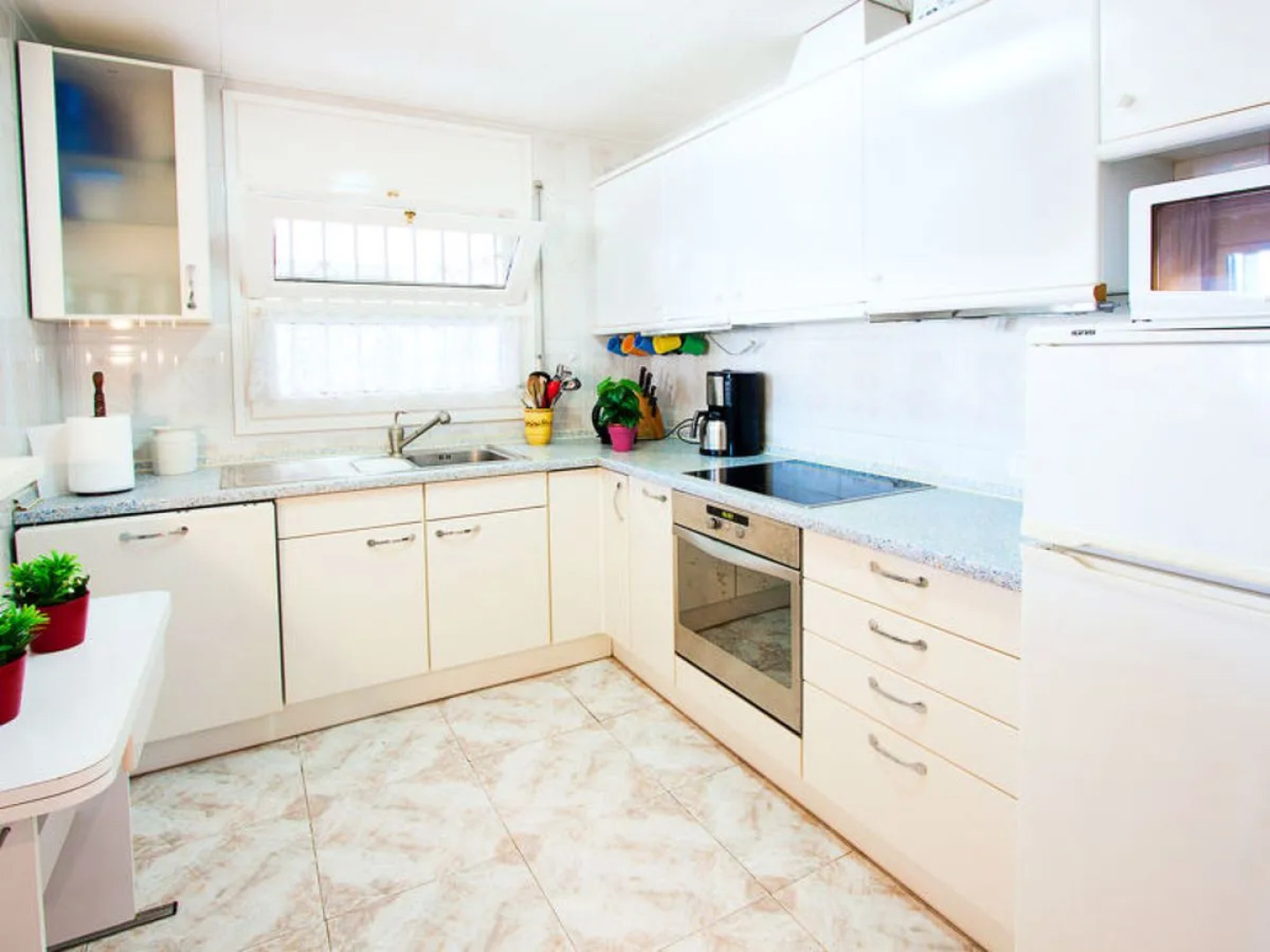 Holiday Home Requesens canal