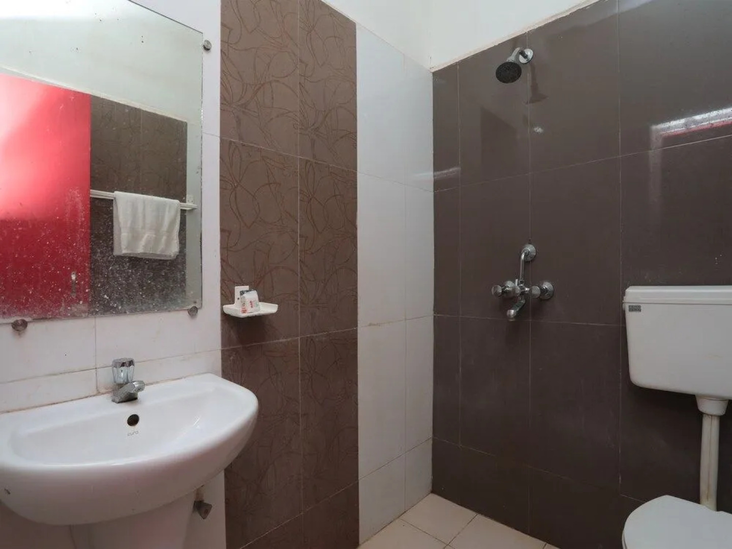 Oyo 6274 Hotel Janaki Residency