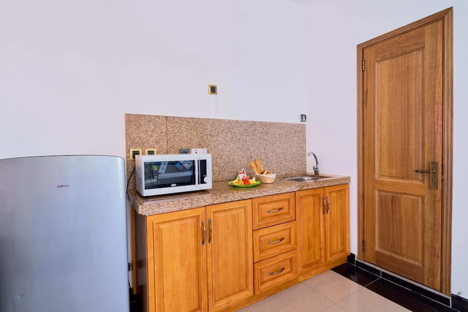 BurNas Beach & Apartments