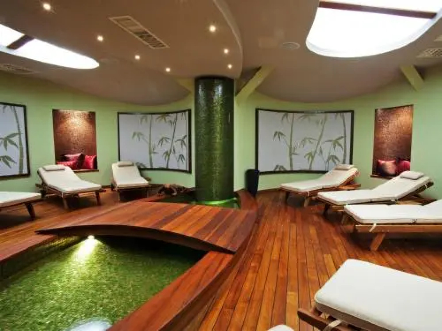 Pałac Mierzęcin Wellness & Wine Resort