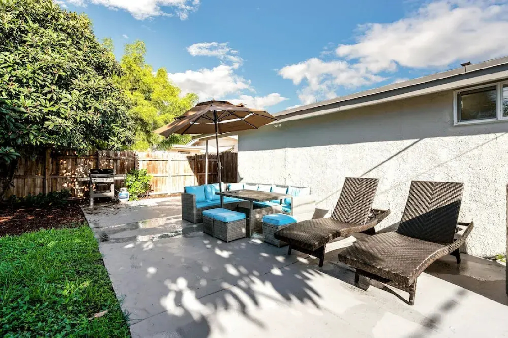 Tropical Oasis Retreat In Oakland Park, Fl 3 Bedroom Home by RedAwning