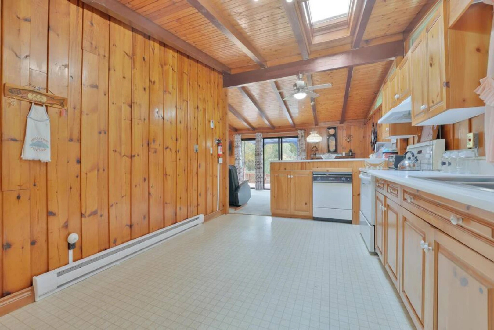 Rustic Cottage w Heating Kitchen Canal Lake