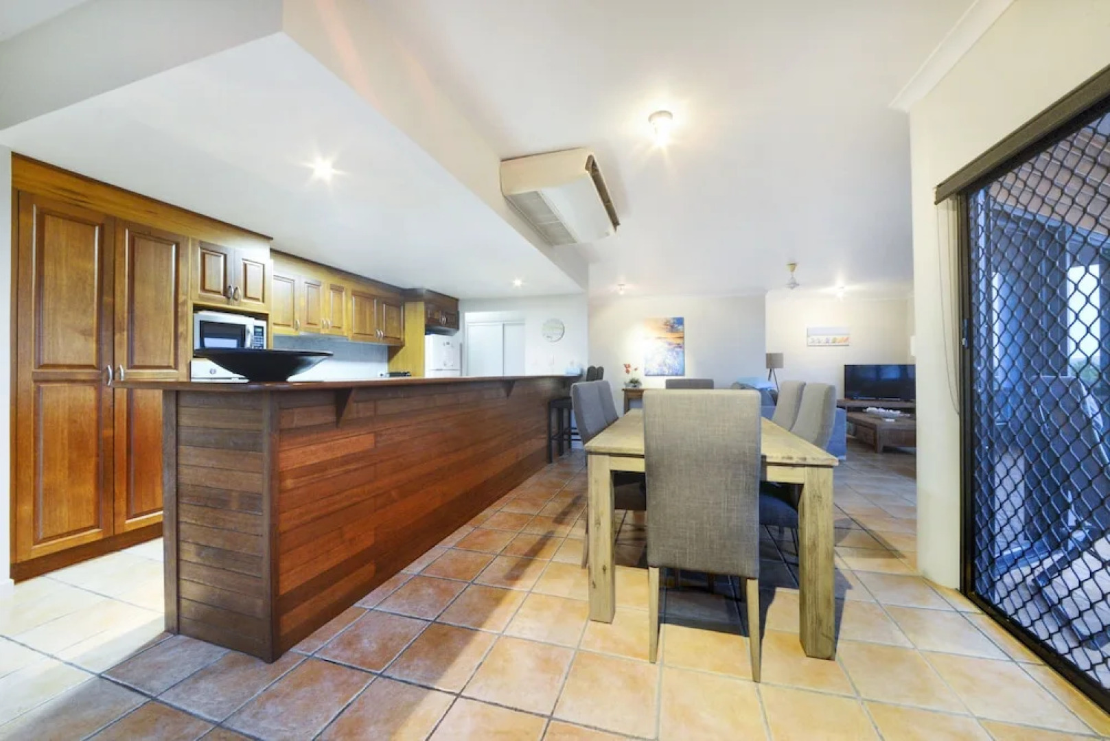 Airlie Harbour Apartment - Airlie Beach