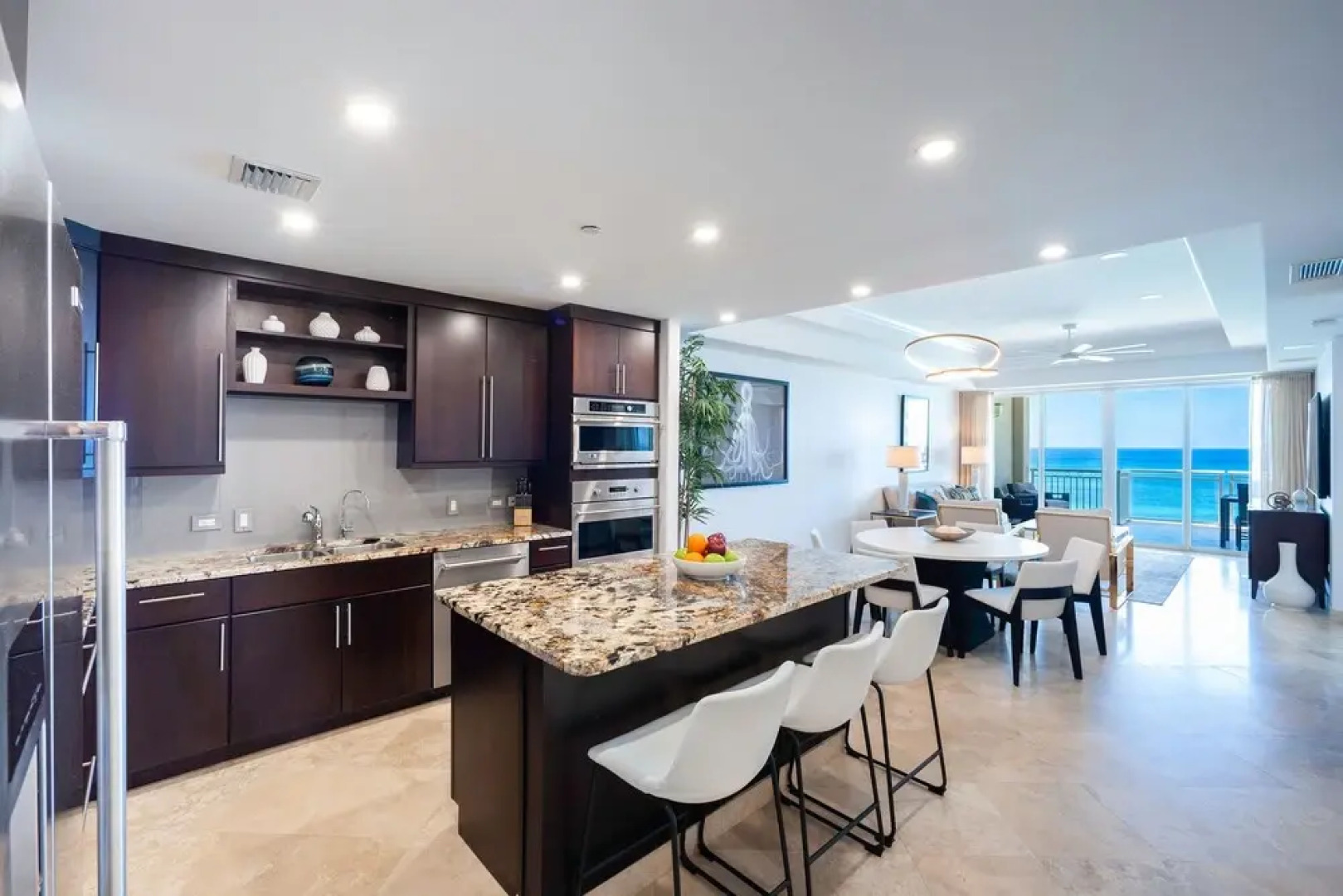 Club Se7en at The Beachcomber