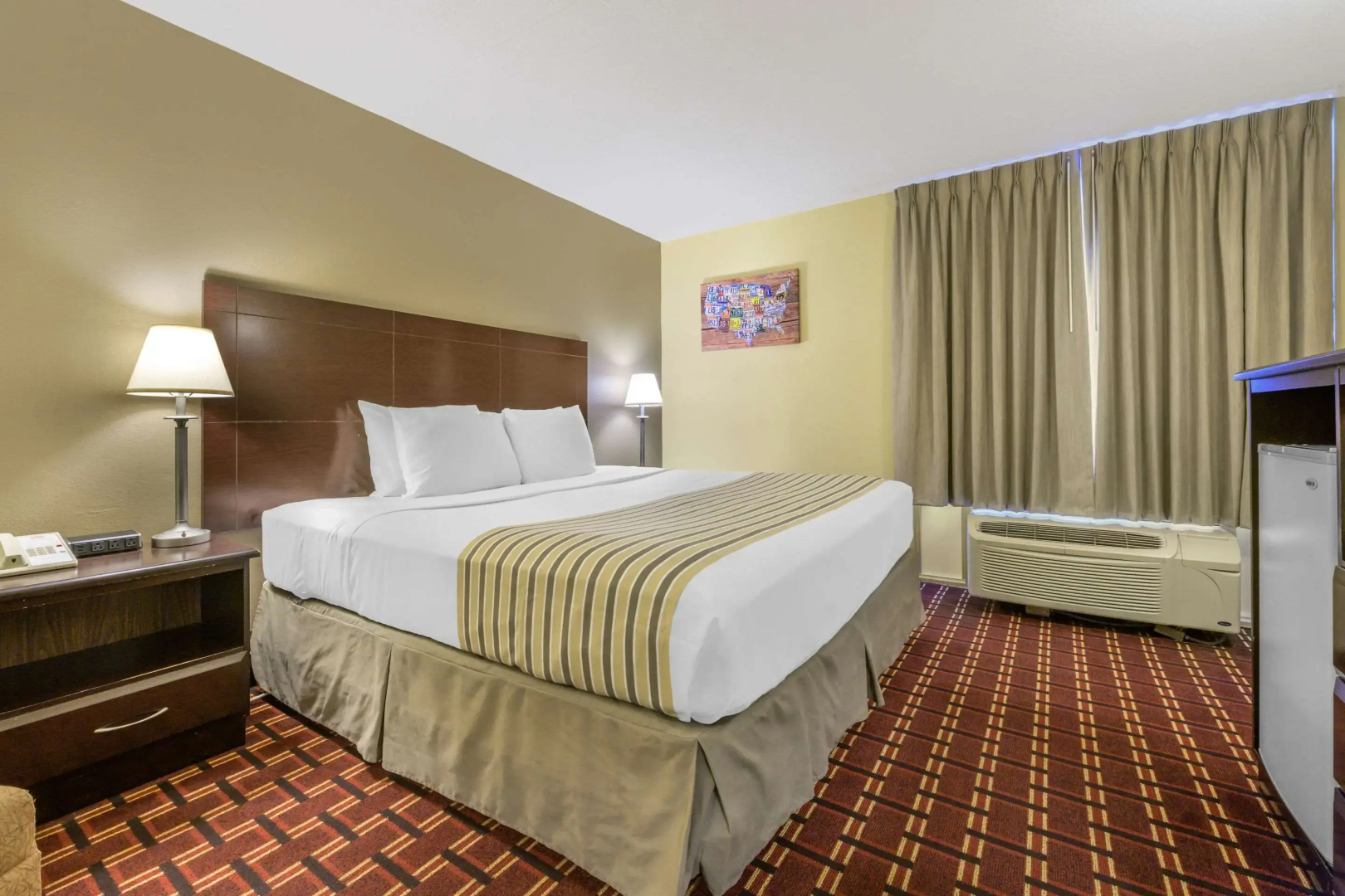 Econo Lodge Inn & Suites Triadelphia - Wheeling