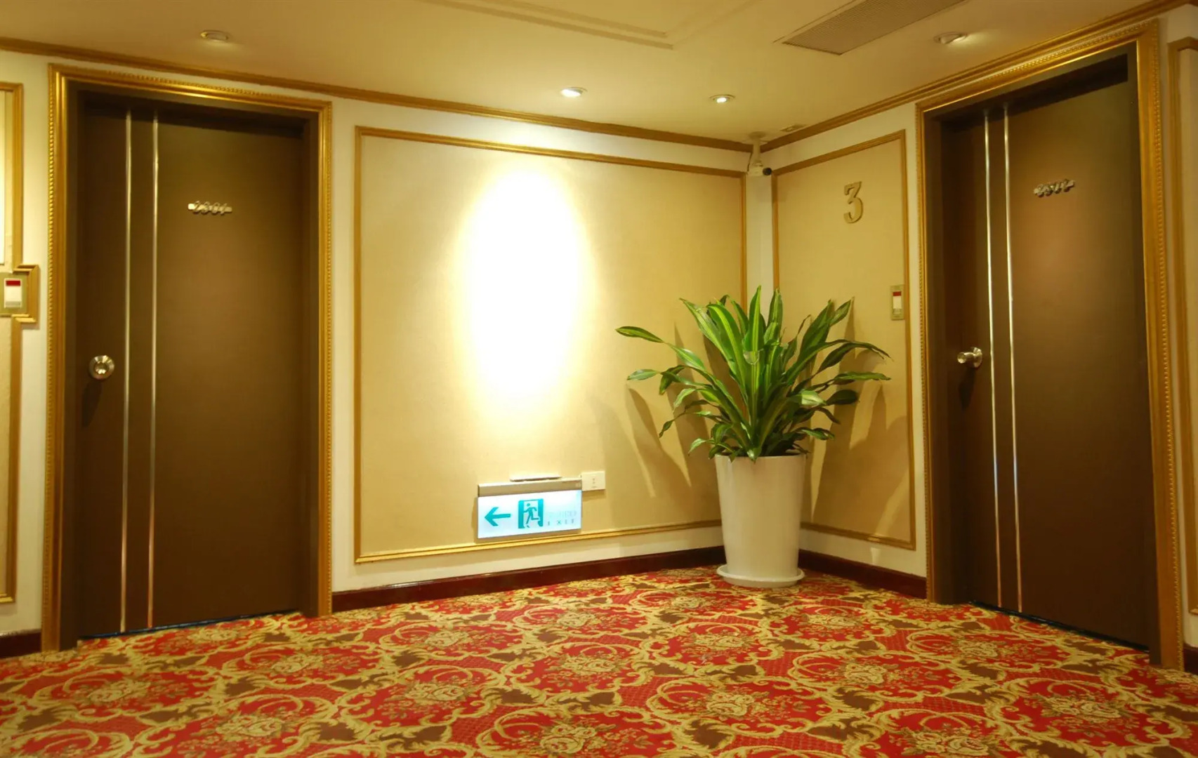 Kiwi Express Hotel Mrt Wen Xin Feng Chia Branch 1