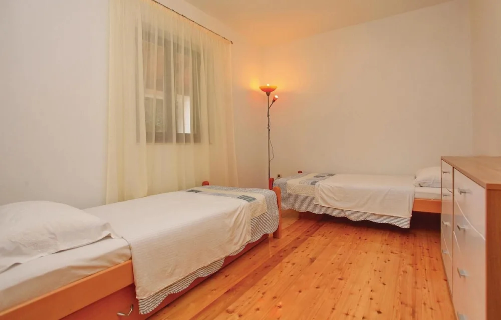 Awesome Home in Trstenik With Wifi and 4 Bedrooms