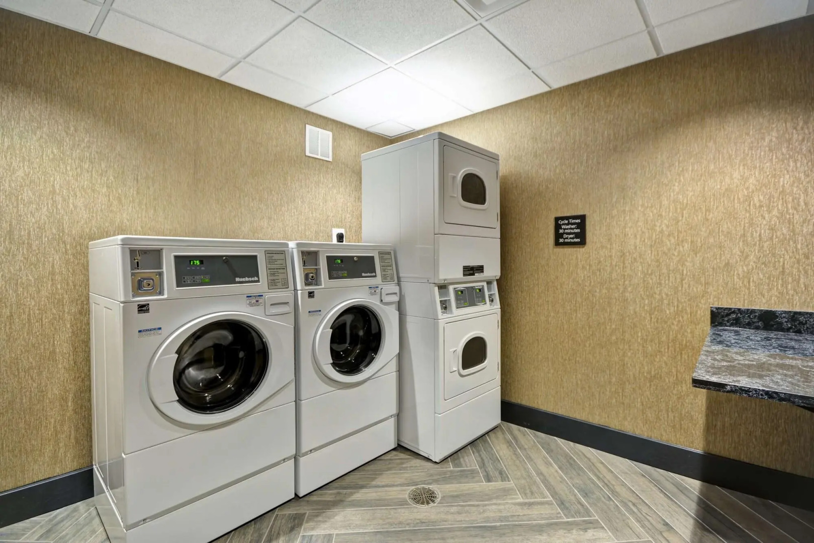 Hampton Inn & Suites Detroit/Warren