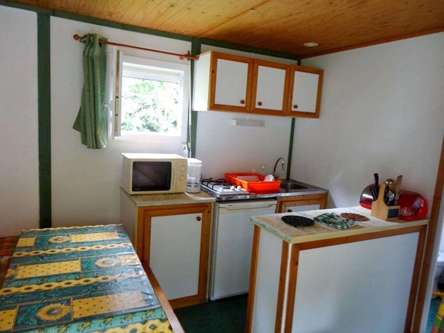 Bungalow With 2 Bedrooms in Pointe-noire, With Furnished Garden - 1 km