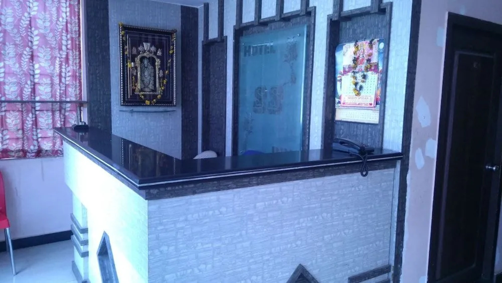 Iroomz Hotel New SS INN