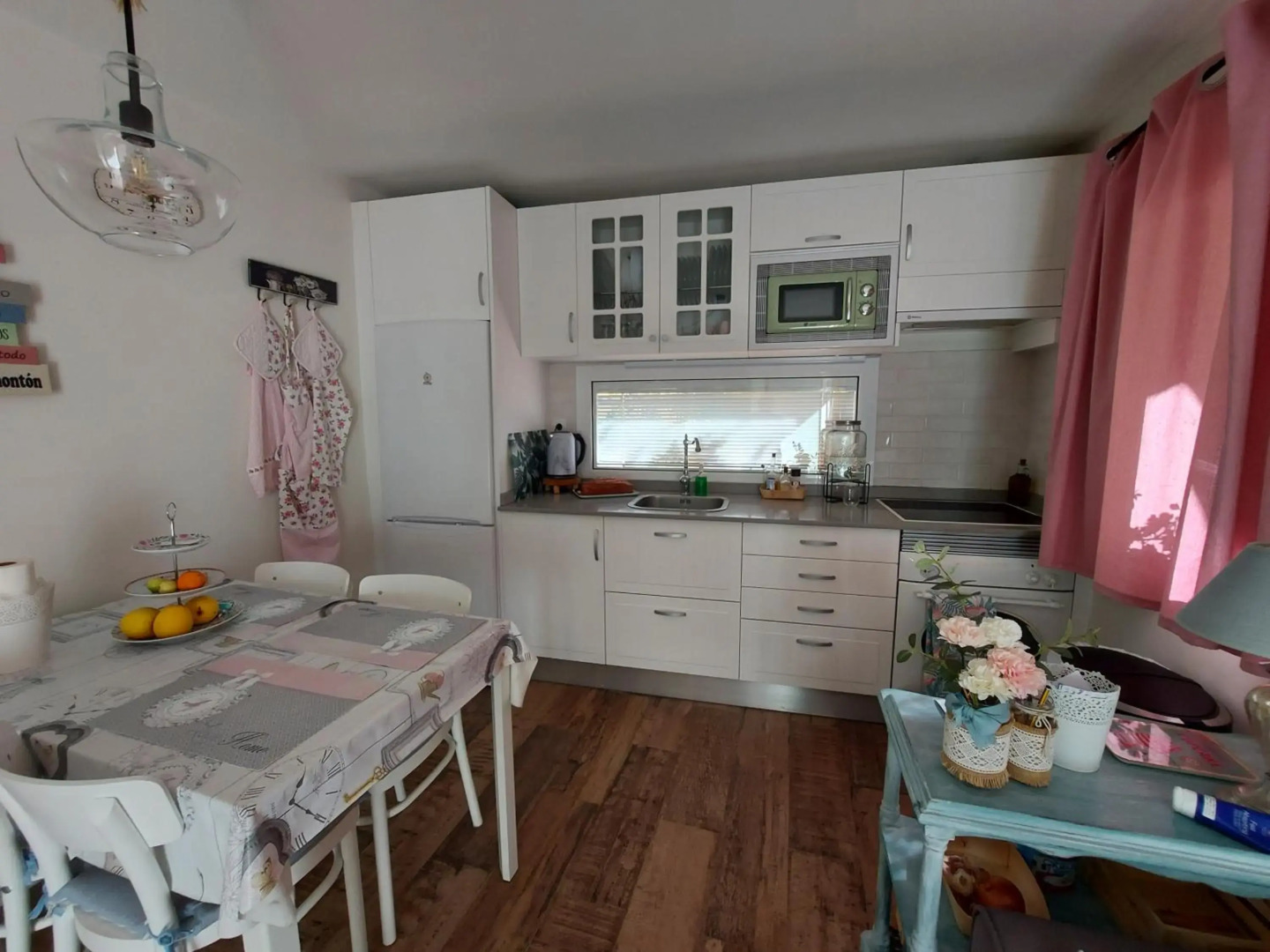 Casa Maestro Lelo – Acogedora Casa Rural Canaria Con Patios Y Jardines De Flores