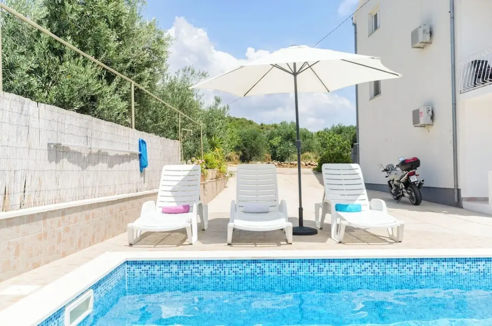 Apartments Family Apartments Mila With Pool