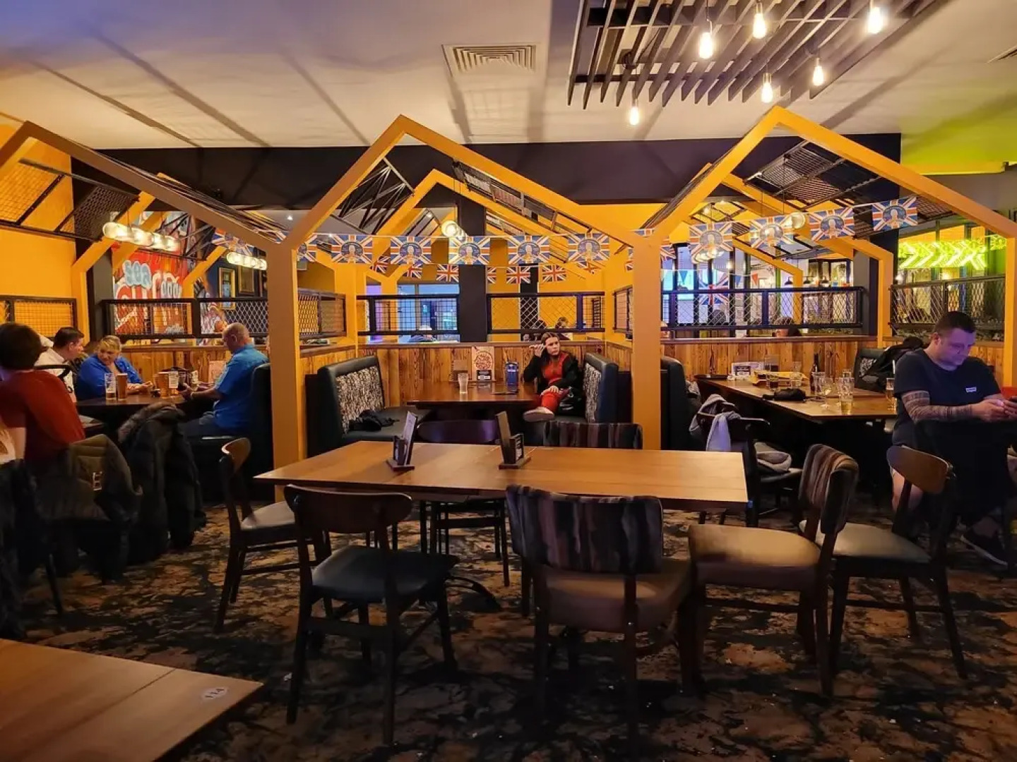 St Osyth- Sleeps8-freeparking-wifi-holidaypark