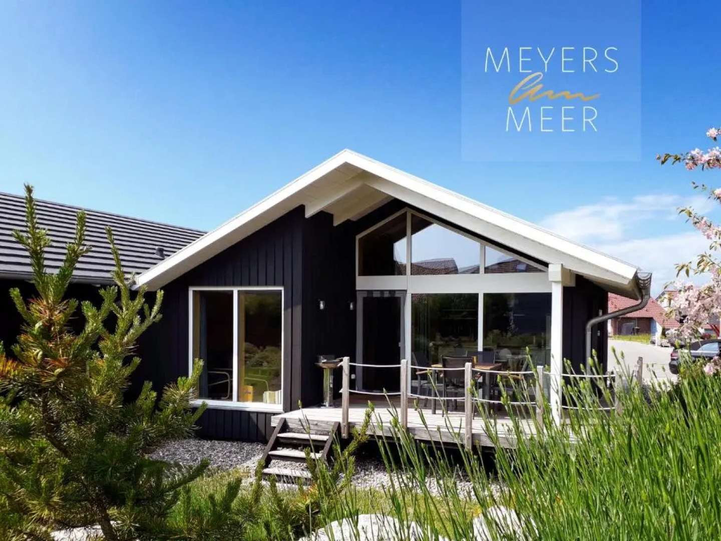 Schwarzes Holzferienhaus mit Sauna -- GARTENGLÜCK -- an der Ostsee, Zierow bei Wismar, Strand 500m, 2 Schlafzimmer