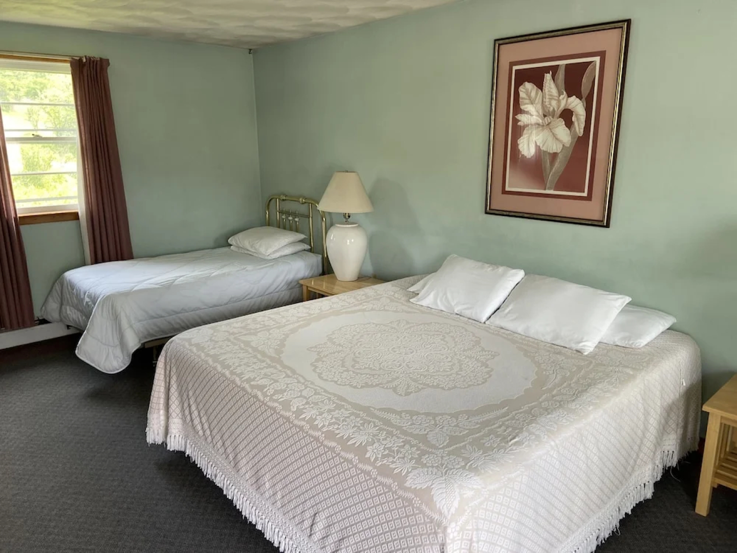 Laurelwood Inn and Steakhouse