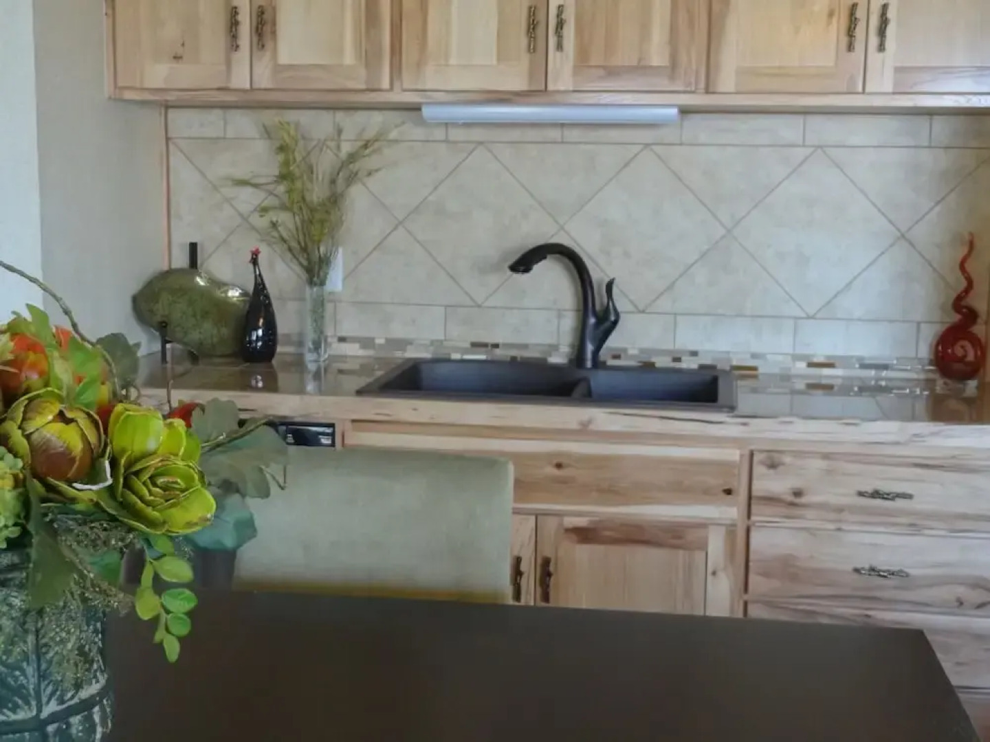 Poolside King Cabana with full kitchen, king bed, sleeper sofa and pool access. by RedAwning