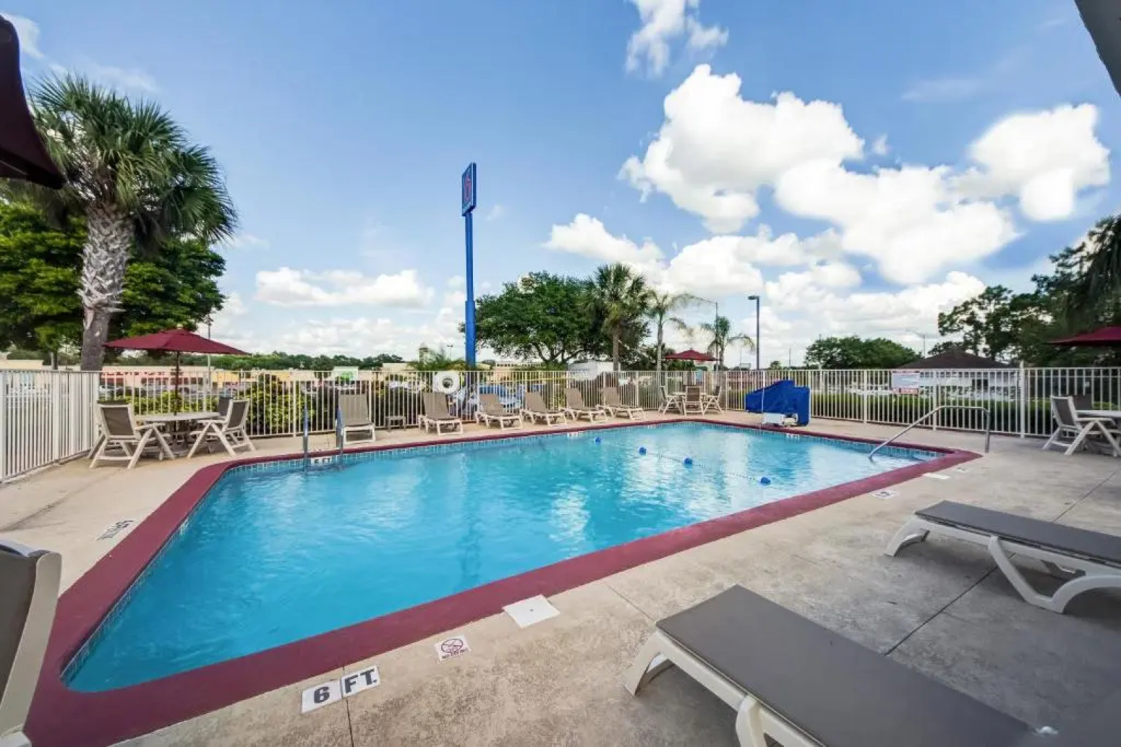 Motel 6 Lakeland, FL