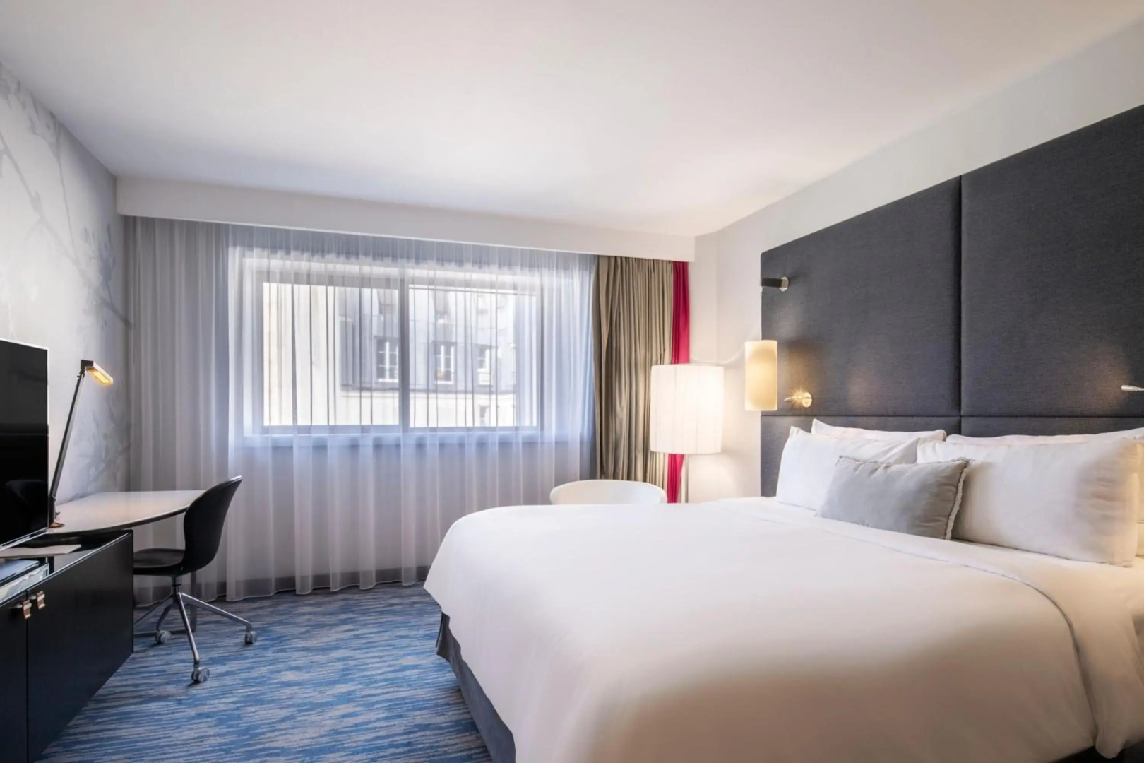 Renaissance Paris Arc de Triomphe Hotel