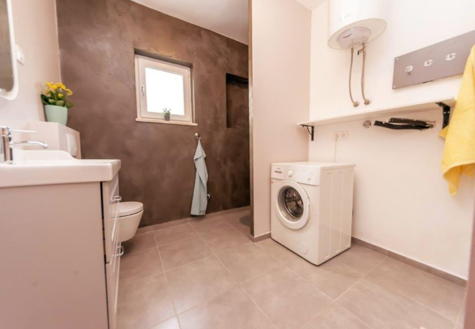Apartment Darko 2 - 50 m from sea: A6 Sukosan, Zadar riviera