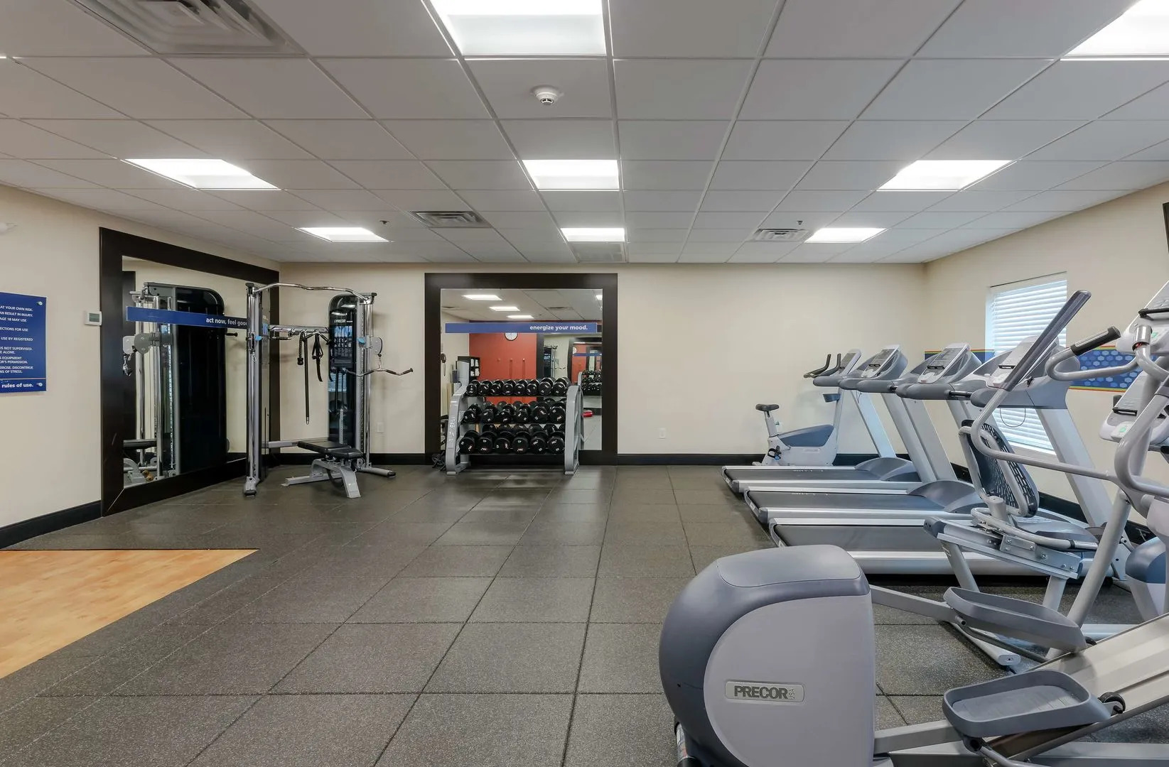 Hampton Inn Emerson LakePoint