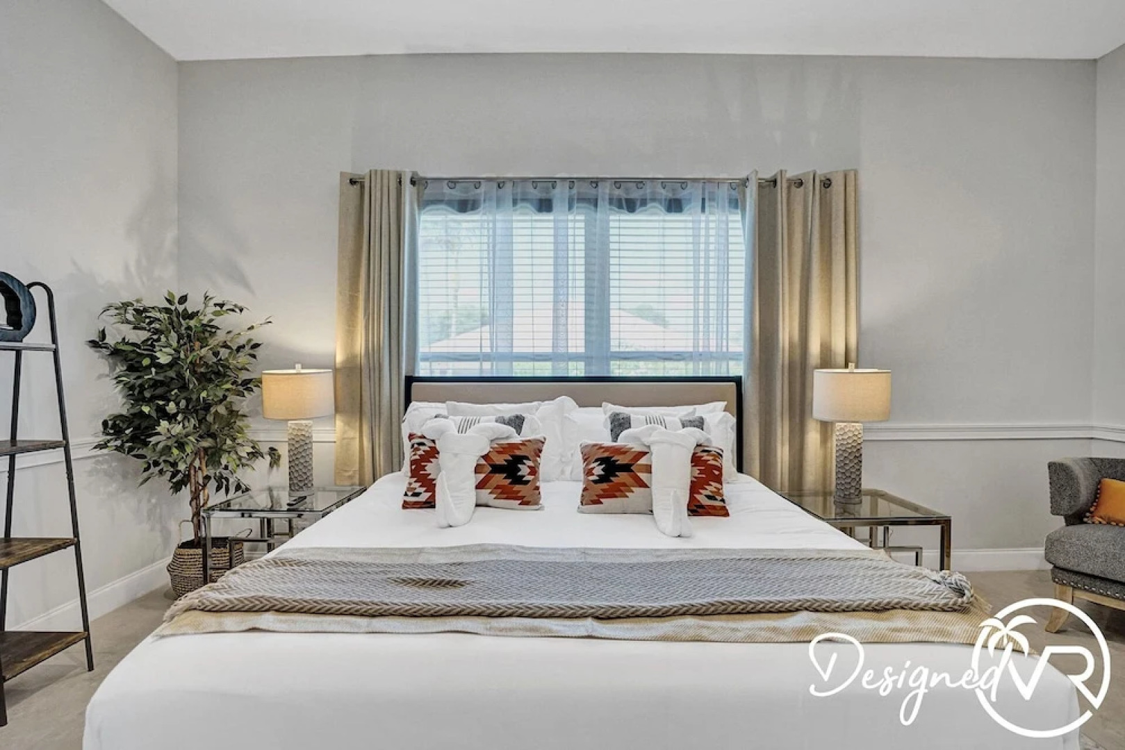 8-BR with Pool & Mini-golf & Soccer