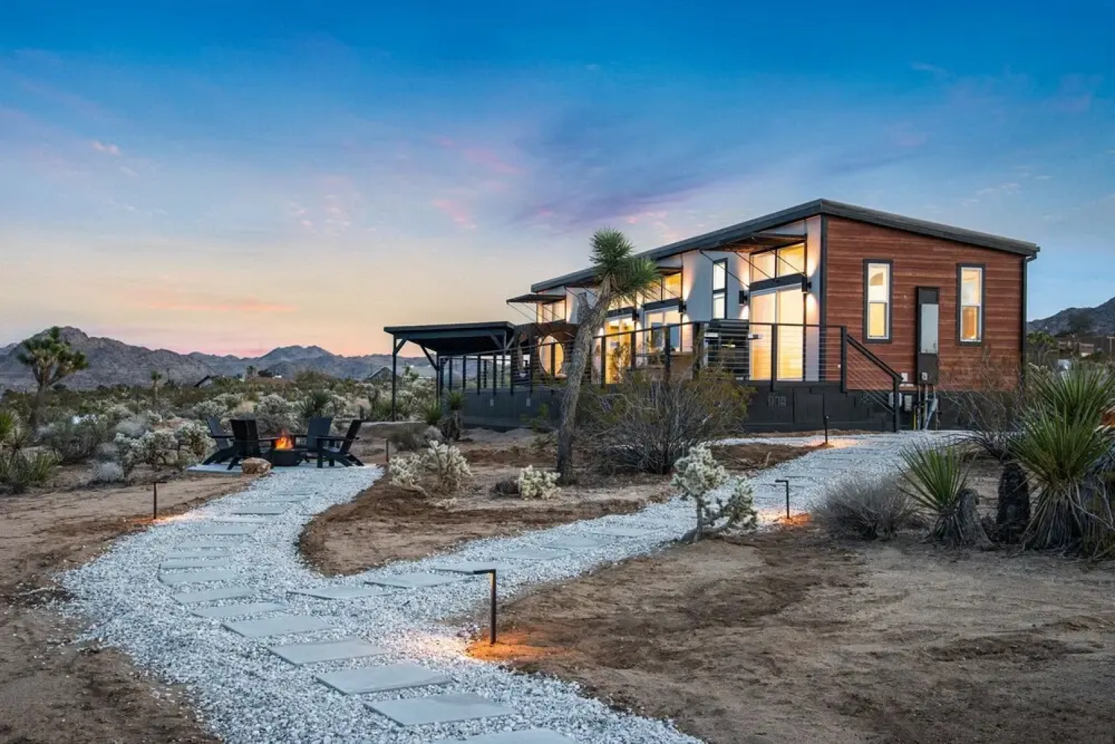 Sagebrush Bungalow - Modern Retreat W/hot Tub, Fire Pit And Bbq! 2 Bedroom Home by RedAwning