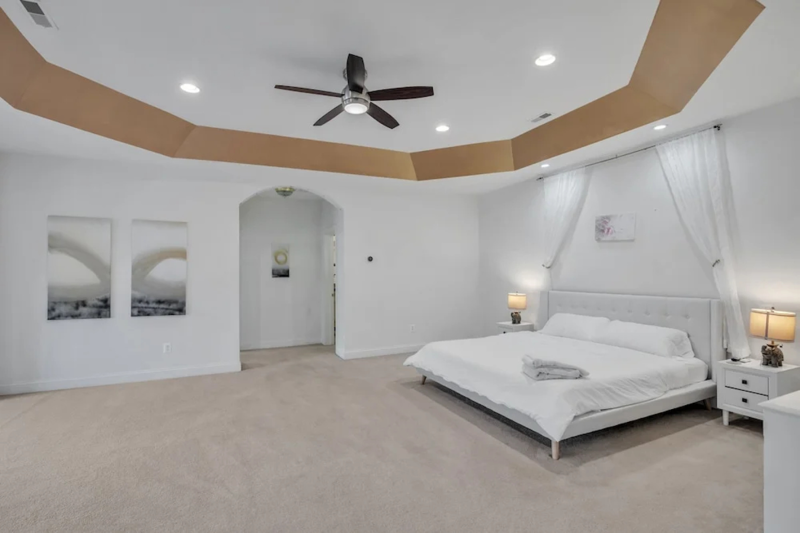 Bull Run Estate: Luxury Retreat W/ Scenic Views 6 Bedroom Home by RedAwning