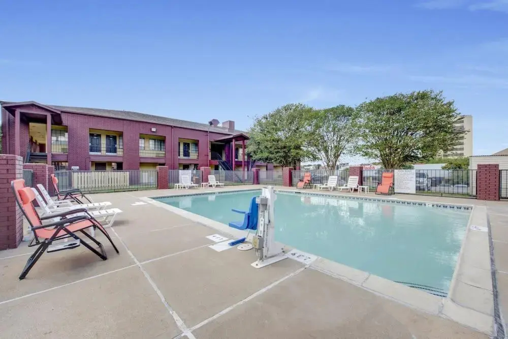 Executive Inn and Suites College Station