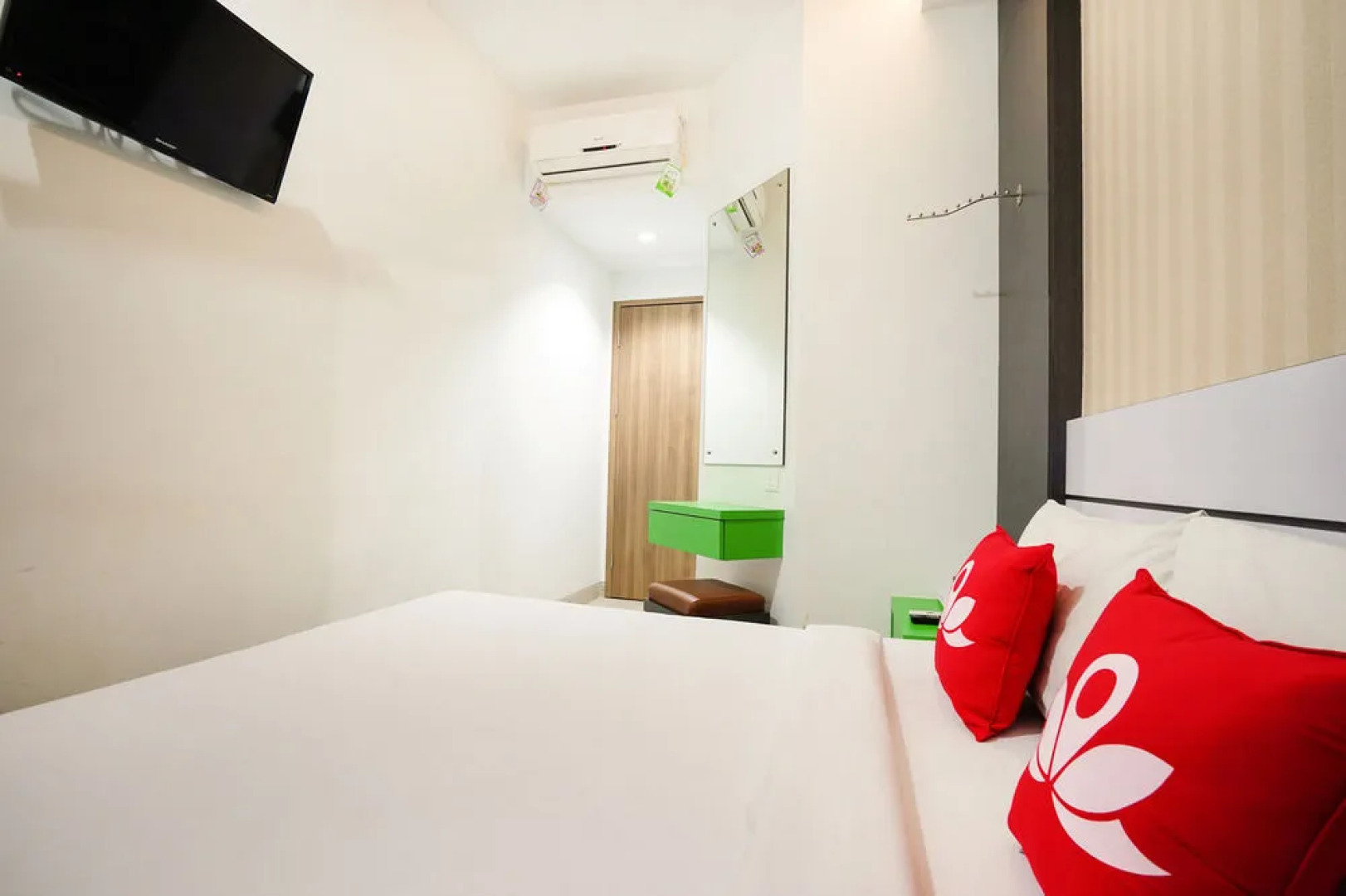 ZEN Rooms Near Mitra Raya