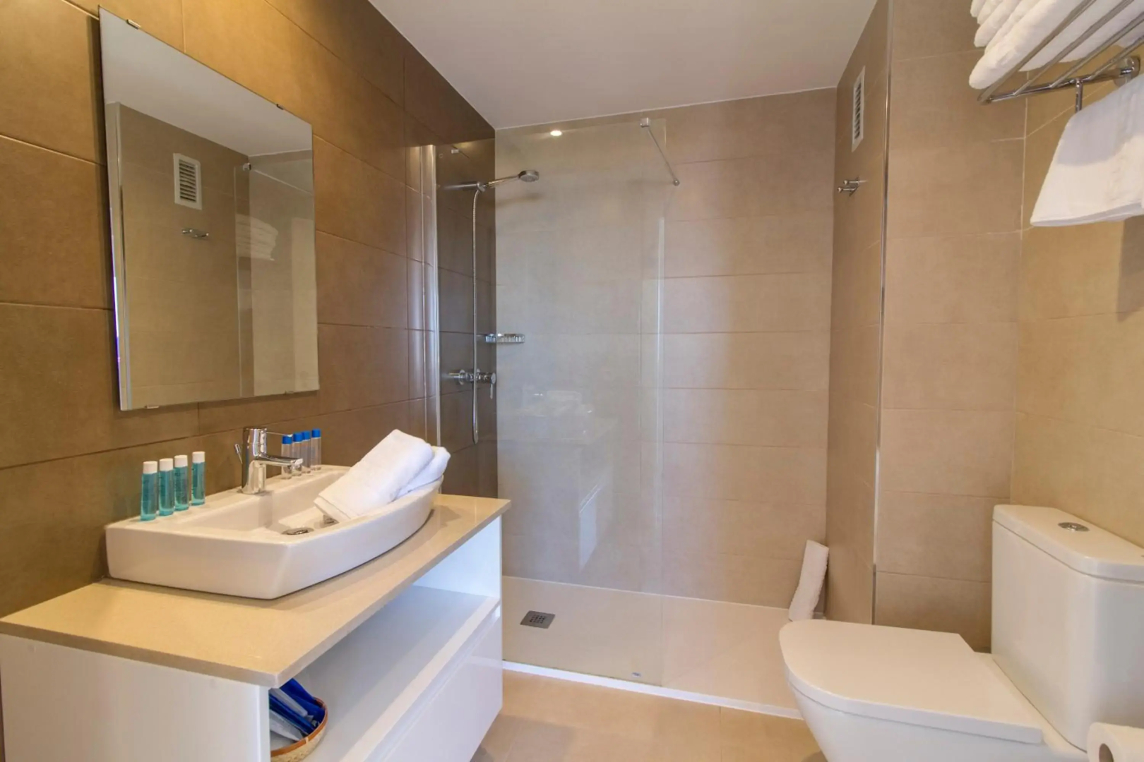 Camelina Suites