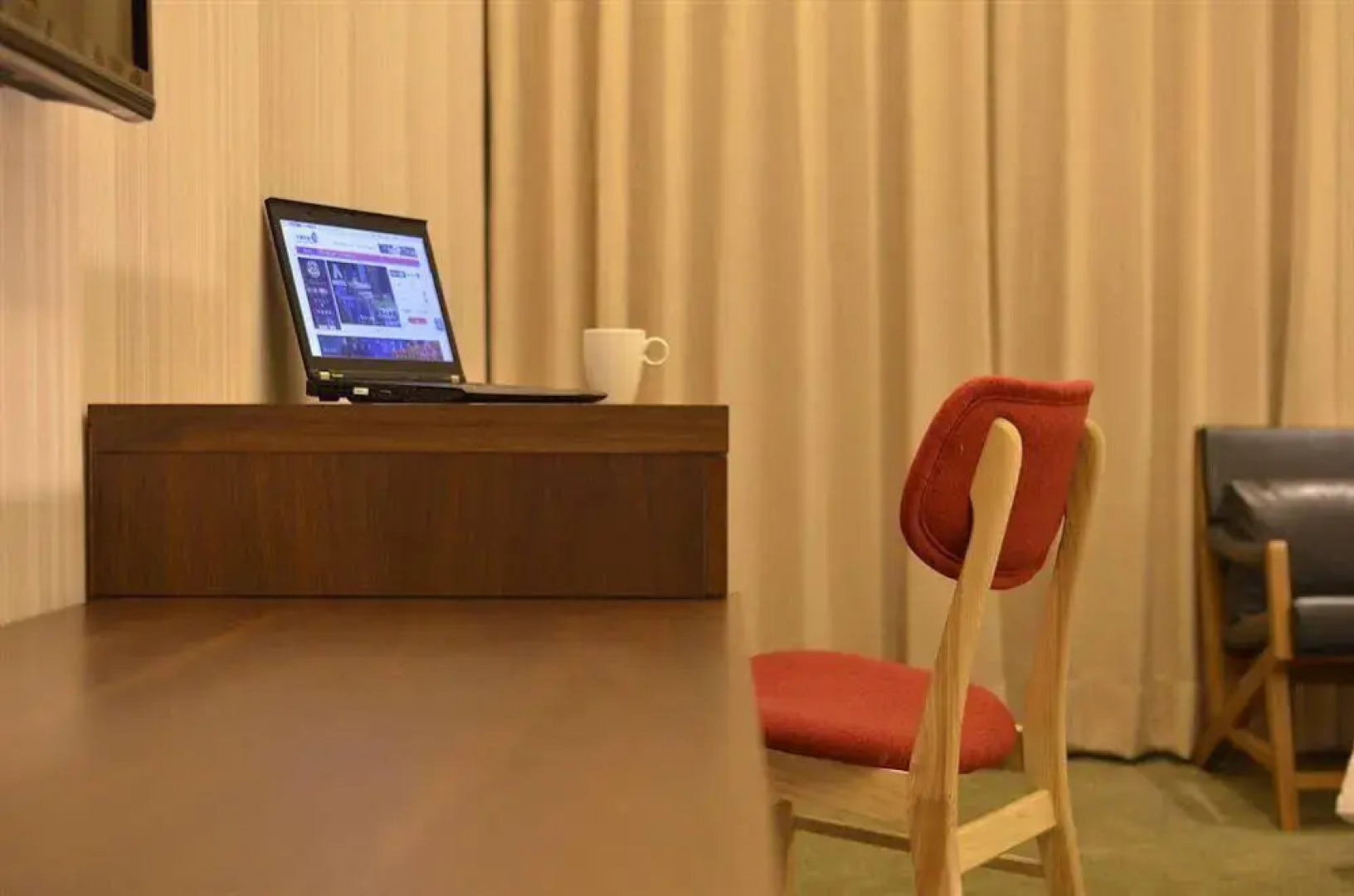 Airline Inn Taichung Green Park Way