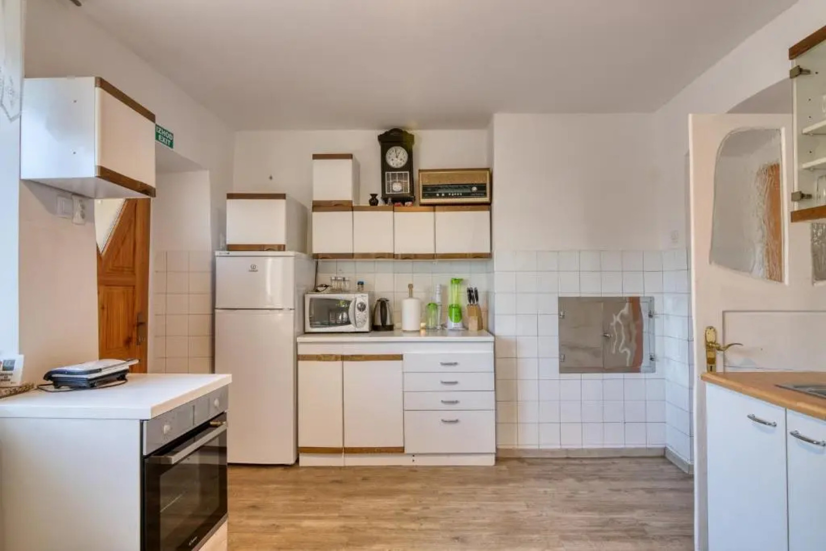 Farmhouse Blackberry Pool Wellness