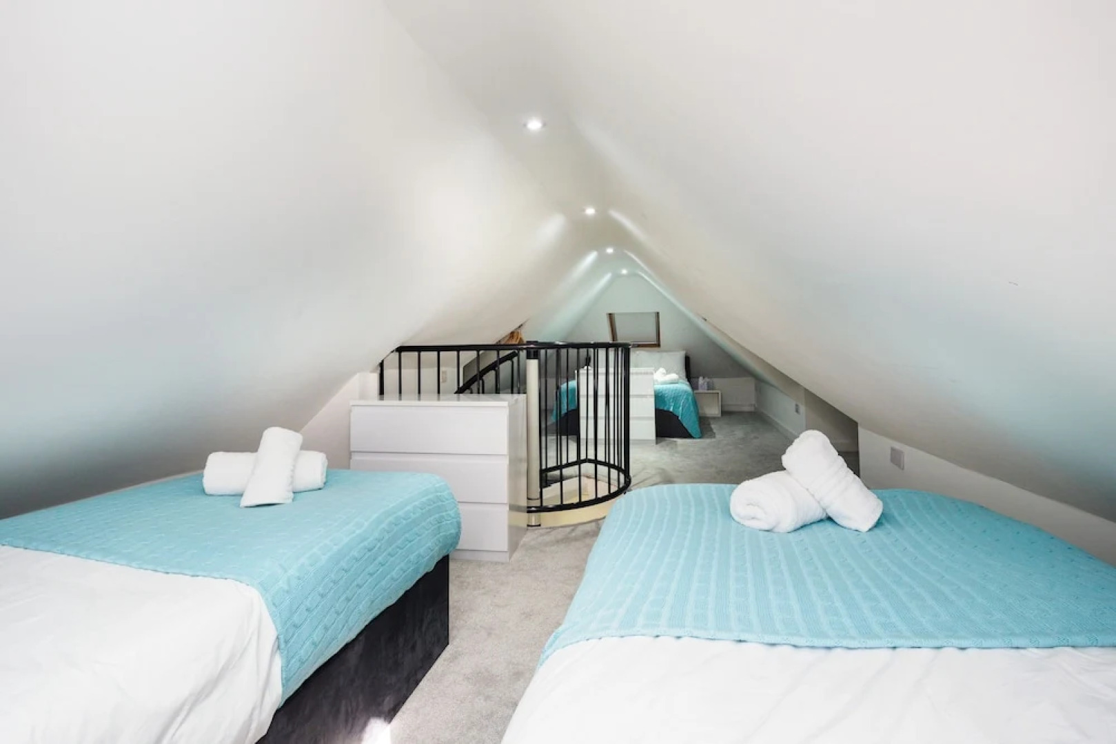 The WhiteCottage at Gildridge wd Hot Tub