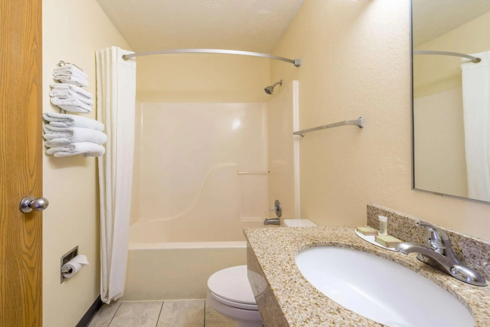 Super 8 By Wyndham Waco University Area