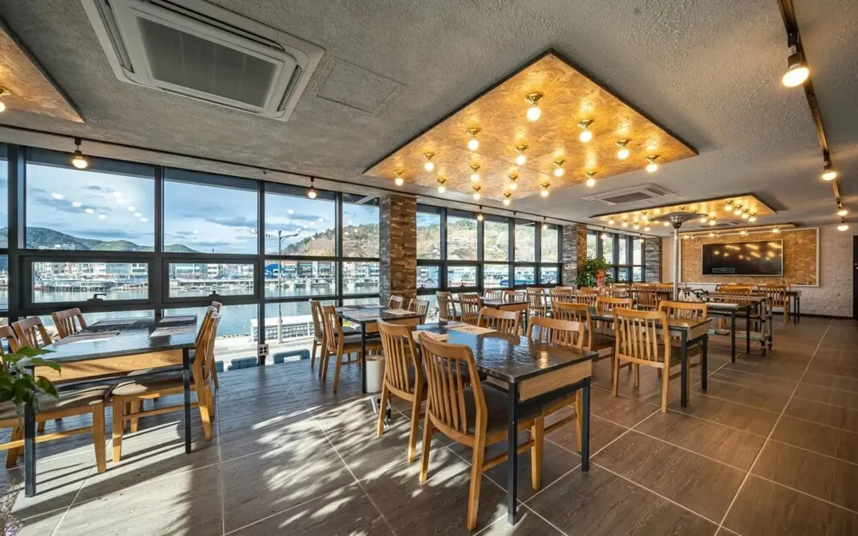 Yeongdeok Gangguhang Cloud Hotel